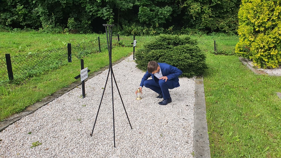 A jeśli komu droga otwarta do nieba, Tym, co służą ojczyźnie...