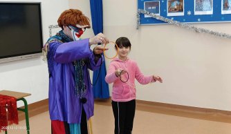 Myślenie + Słuchanie + Patrzenie = Nauka! - występ Clowna Waldusia