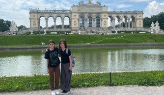 Od Habsburgów po krasowe jaskinie - wycieczka do Austrii i Czech