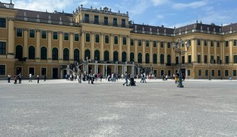 Od Habsburgów po krasowe jaskinie - wycieczka do Austrii i Czech
