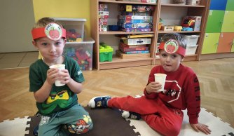 "Wszyscy jabłka chętnie jemy i Dzień Jabłka świętujemy!"