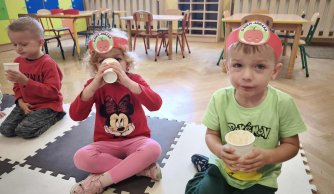 "Wszyscy jabłka chętnie jemy i Dzień Jabłka świętujemy!"