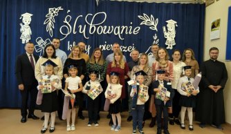 Ślubowanie uczniów klasy pierwszej