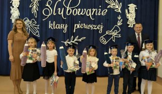 Ślubowanie uczniów klasy pierwszej