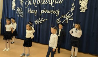 Ślubowanie uczniów klasy pierwszej