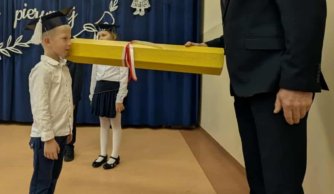 Ślubowanie uczniów klasy pierwszej