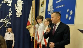 Ślubowanie uczniów klasy pierwszej