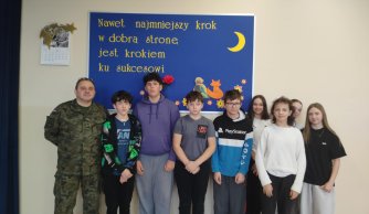 „Edukacja z wojskiem” – pouczający wykład ppor. dr. Sławomira Franca z WOT