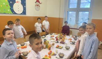 Zapach pierników i dźwięk kolęd – wigilie klasowe