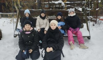 Śnieżna wyprawa pełna radości – szkolny kulig w Dylach