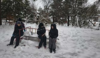 Śnieżna wyprawa pełna radości – szkolny kulig w Dylach