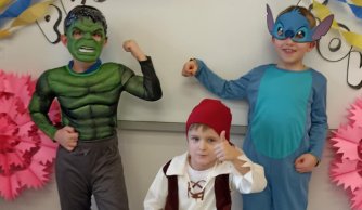 Jak co roku w karnawale, dzieci bawią się wspaniale